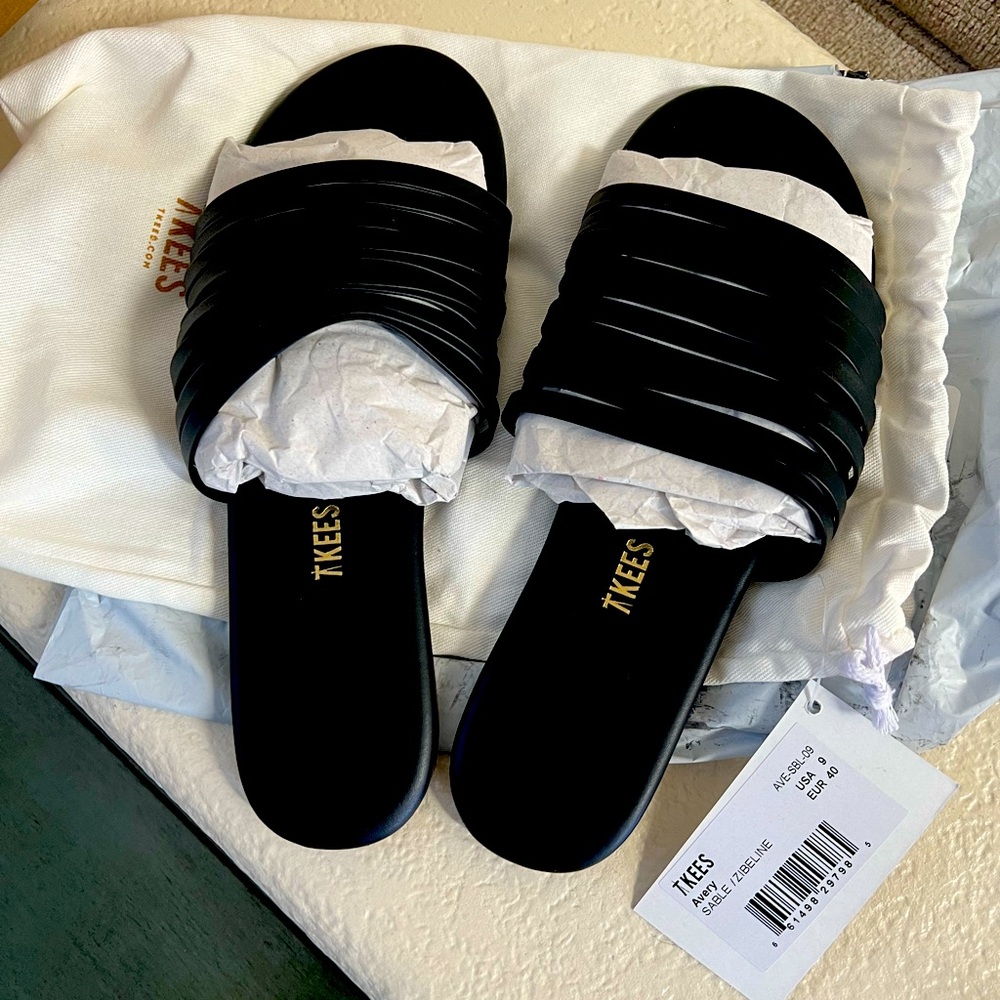 Tkees Avery - Sable Size 9